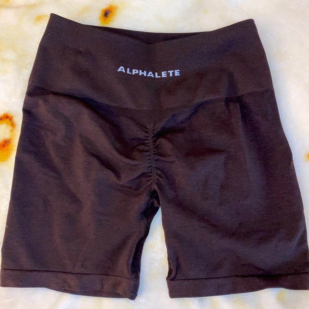 Alphalete Amplify shorts chocolate